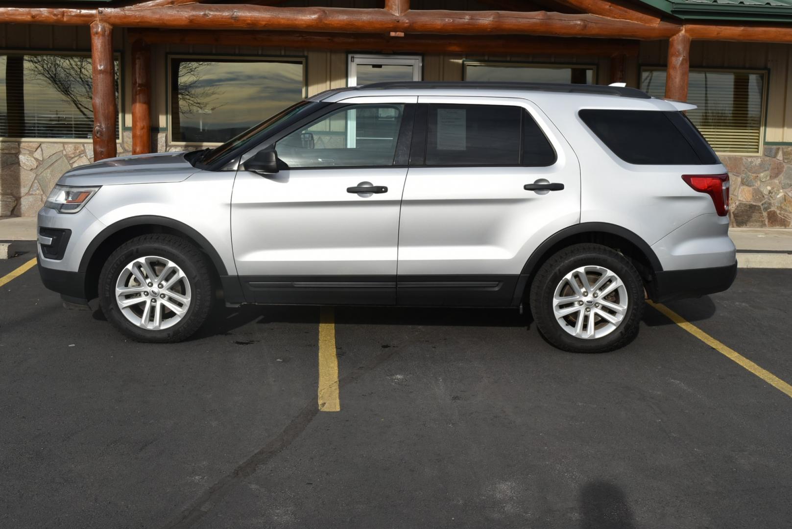 2017 Silver /Tan Ford Explorer (1FM5K8B87HG) with an 3.5L V-6 TI-VCT engine, 6-Speed Selectshift transmission, located at 1600 E Hwy 44, Rapid City, SD, 57703, (605) 716-7878, 44.070232, -103.171410 - Photo#3